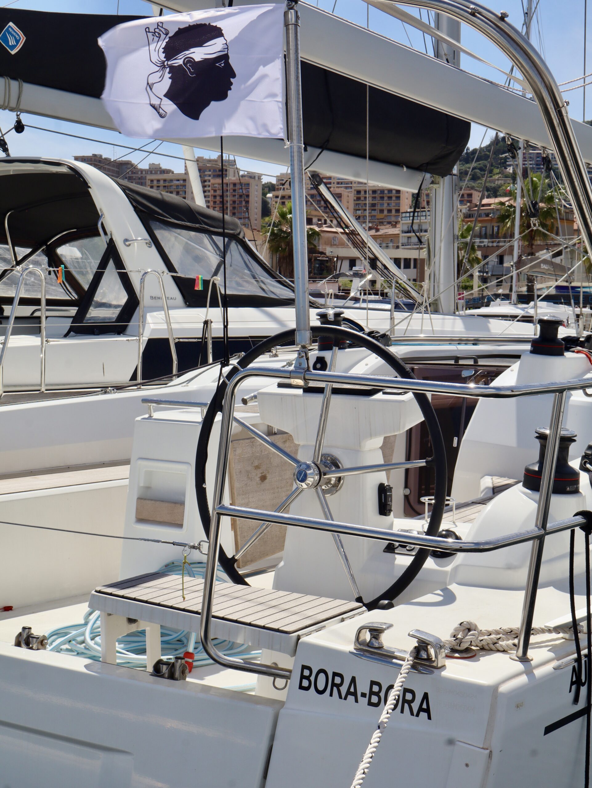 Gestion de réseaux sociaux pour notre client UNI Bateaux à Ajaccio